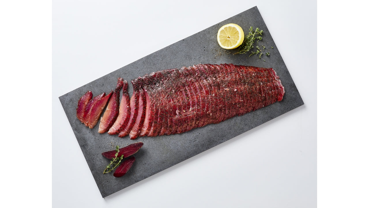 Røget laks vertikalsk. m/rødbede 9-1200g