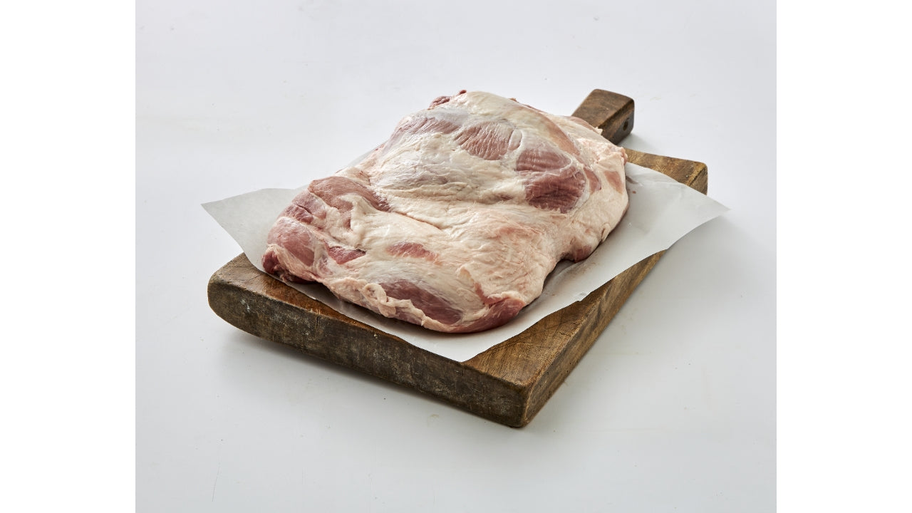 Svinebov u/svær u/ben vac ca 4kg