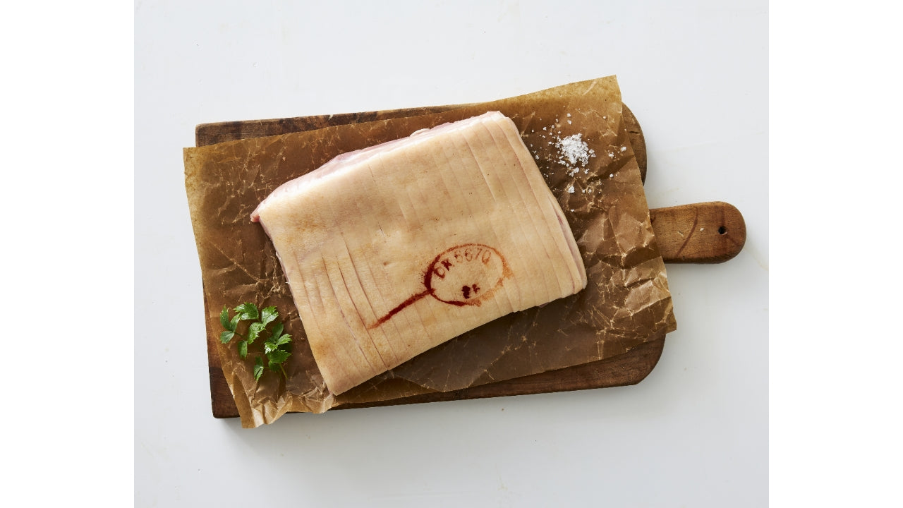 Svinekam m/svær u/ben ridset ca. 5-6kg