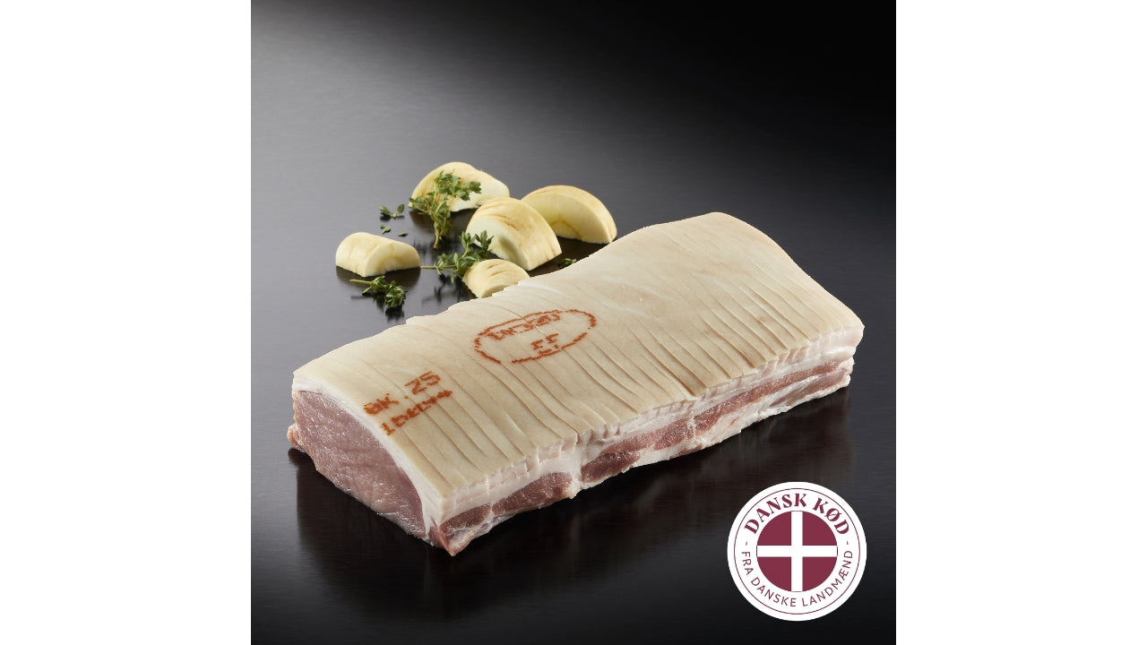 Svinekam m/svær u/ben 2-delt 4xca 2,4kg